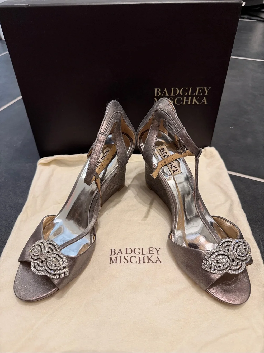 Badgley Mischka Metallic Taupe T-Strap Crystal Brooch Wedge Sandals